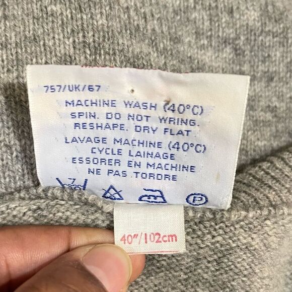 Buckingham Lambswool Vintage 90s Mens V Neck Gray Sweater Medium Pure New Wool - Picture 10 of 10